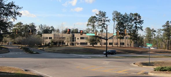 Class A Office/Medical : 2 Southern Point Pkwy, Hattiesburg, MS 39401